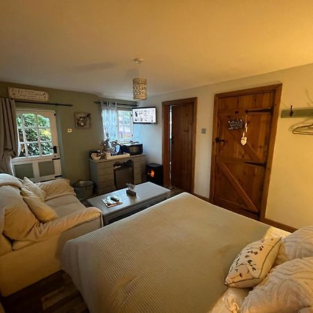Pear Tree Cottage Courtyard Shrewsbury Esterno foto