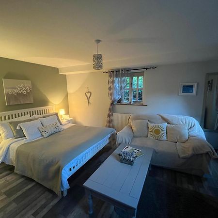 Pear Tree Cottage Courtyard Shrewsbury Esterno foto